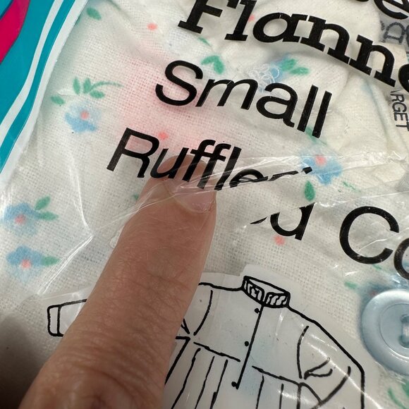 Vintage Flannel Nightgown Favorites Blue White 1980s Hong Kong Floral Small - Picture 8 of 8